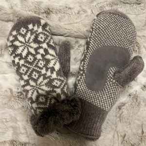 NWOT Cute unisex mittens for kids